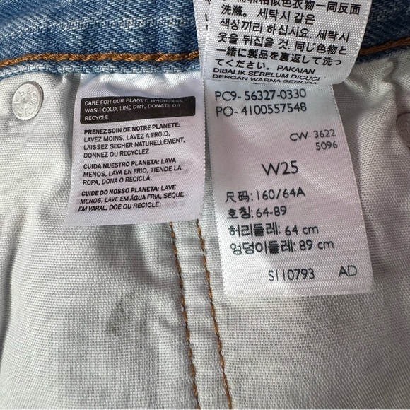 Levi's Striped 501 Original Denim Shorts High Rise Distressed Hem Size 25 NEW - Picture 5 of 6